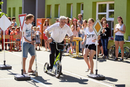 27381424443_22255b853a_z