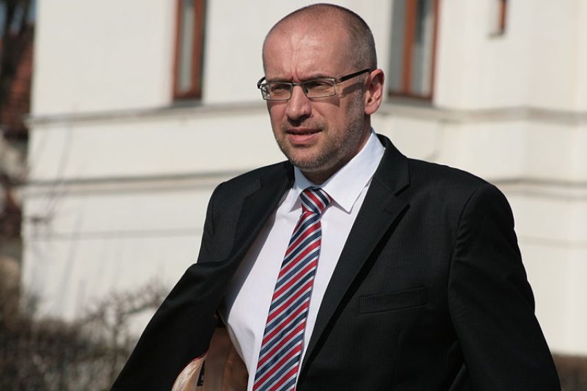 800px-Vaclav_Klaus_a_Ivan_Gasparovic_ve_vile_Tugendhat_2013-03-06_4702_Mikulas_Bek