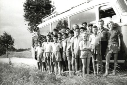 P-ed-autokarem-960×683